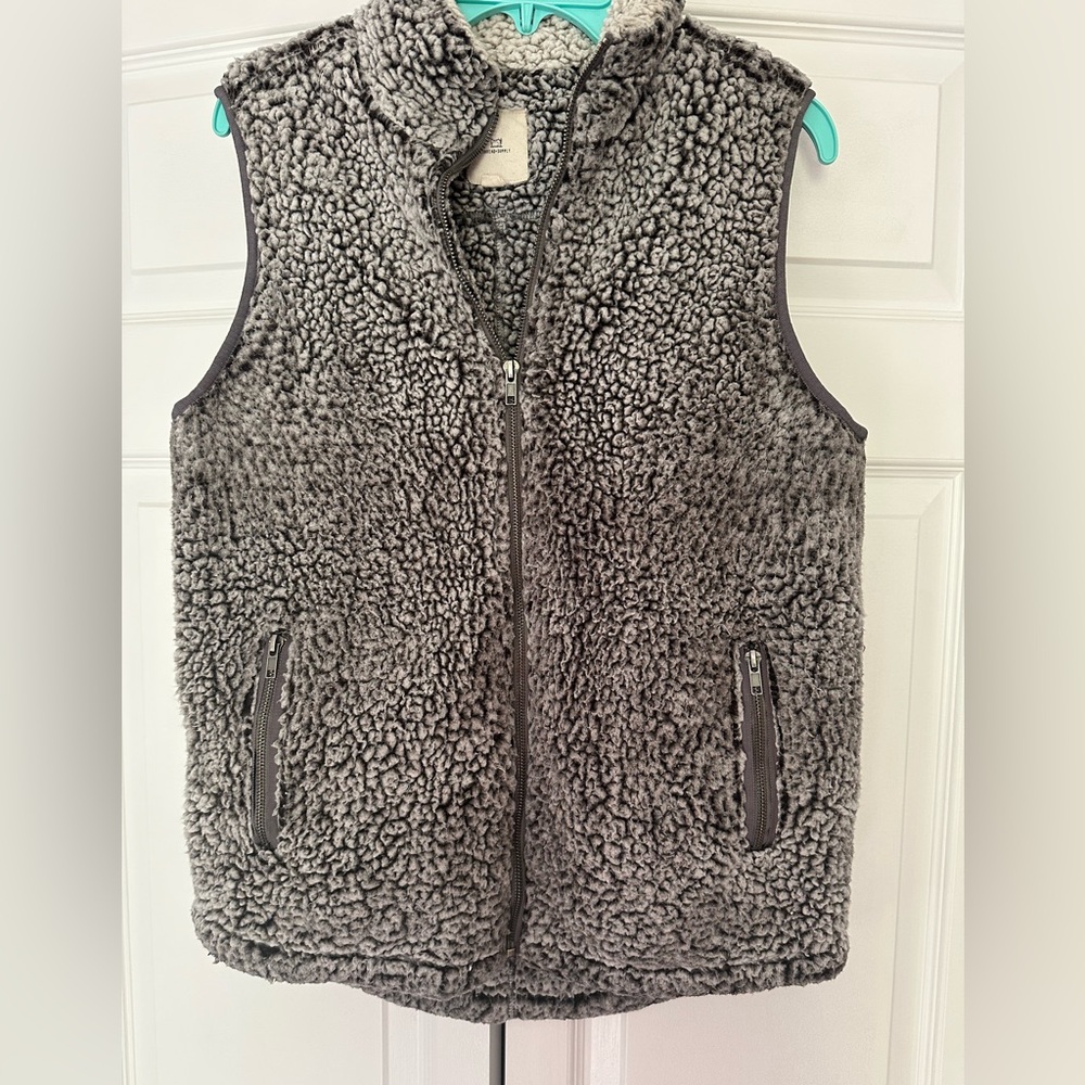 Thread & Supply Charcoal Sherpa Vest